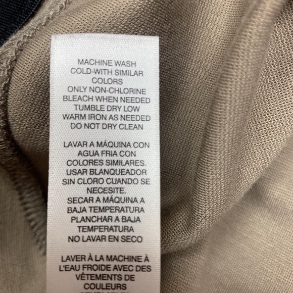 Chico’s 2 zip front stretch pants in khaki tan EUC - Picture 8 of 8